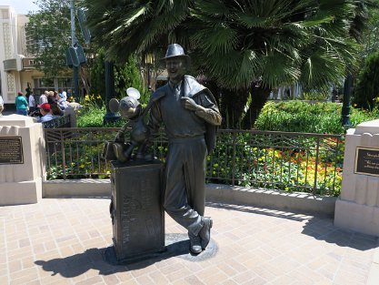 WaltStatue